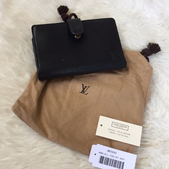 Authentic Louis Vuitton Epi French purse wallet. - Picture 7 of 7